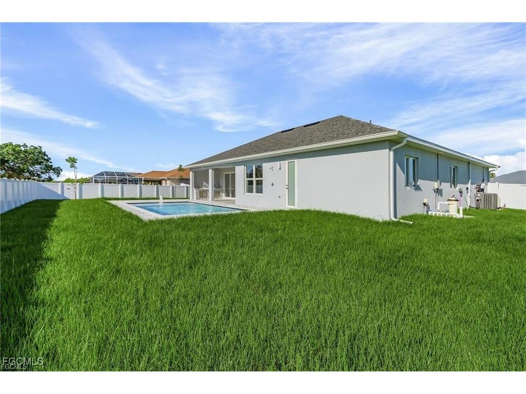 1715 NE 2nd Place Cape Coral FL 33909 2025023436 image17