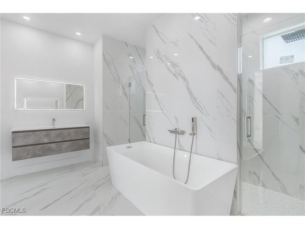 1715 NE 2nd Place Cape Coral FL 33909 2025023436 image7