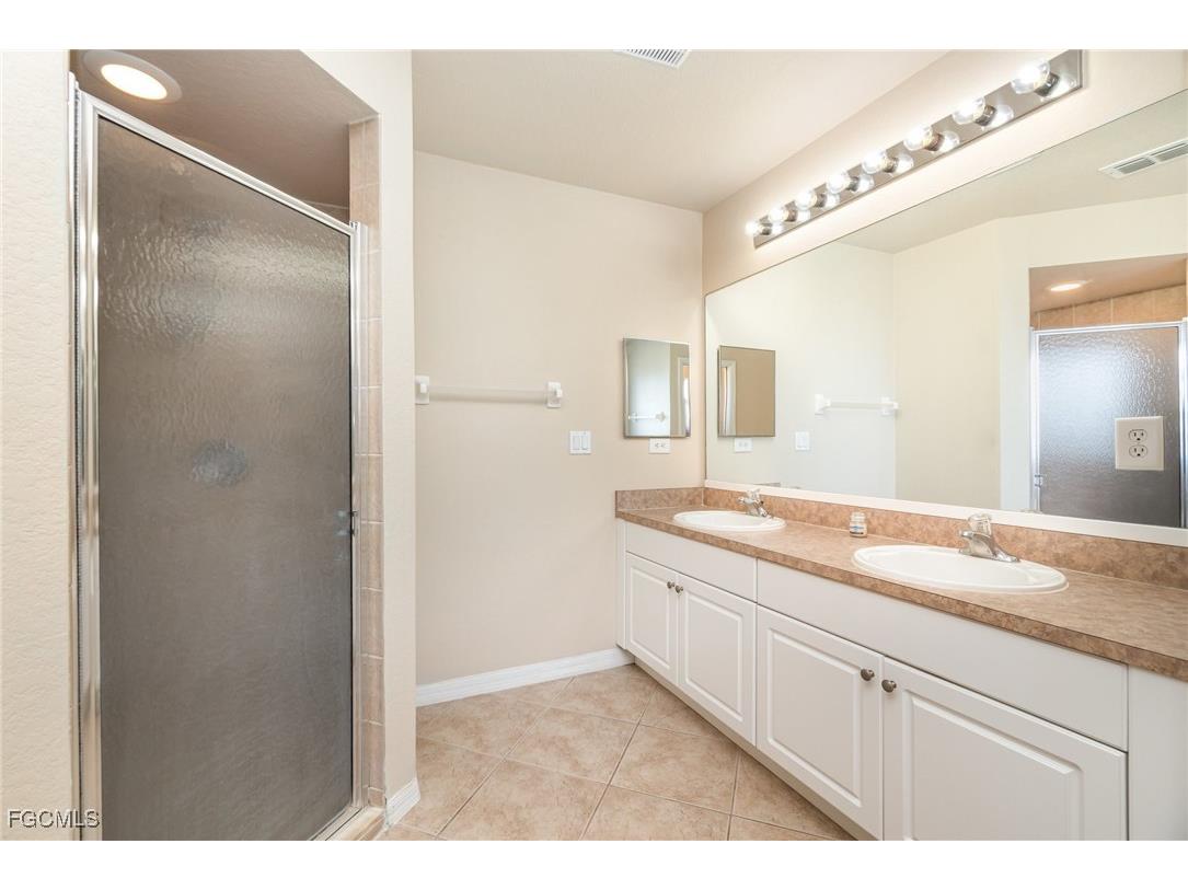 1715 NW 9th Place Cape Coral FL 33993 2025021184 image15