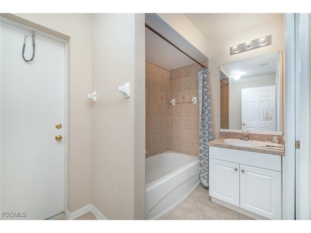 1715 NW 9th Place Cape Coral FL 33993 2025021184 image21