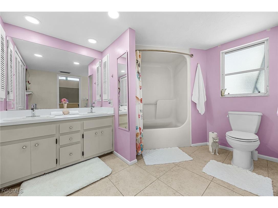 1715 SE 46th Lane #2 Cape Coral FL 33904 2025025518 image33