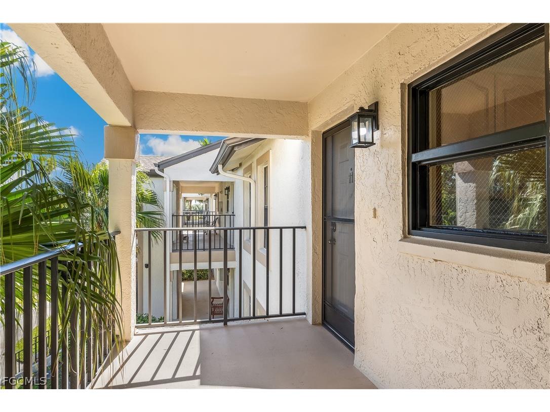 17156 Ravens Roost #11 Fort Myers FL 33908 2026010189 image1