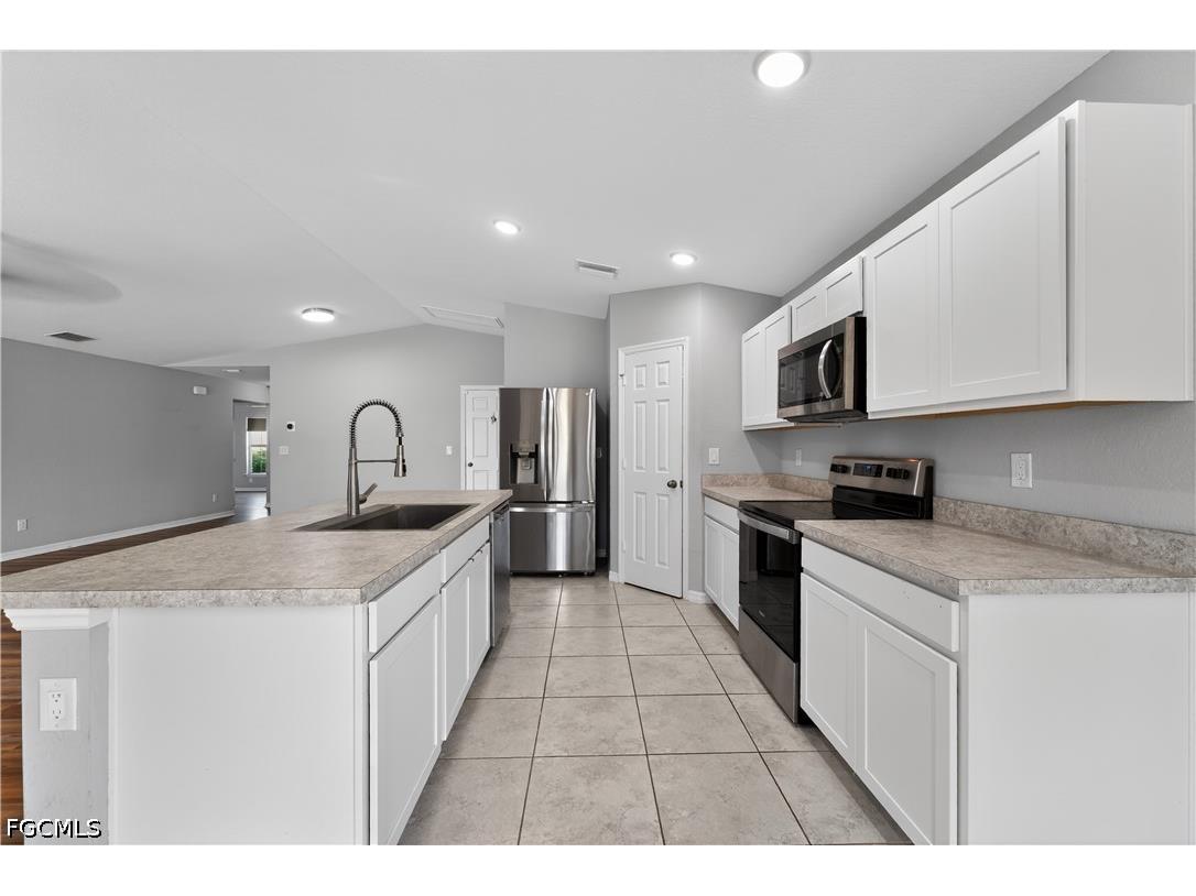 1716 NW 29th Street Cape Coral FL 33993 2026019943 image10