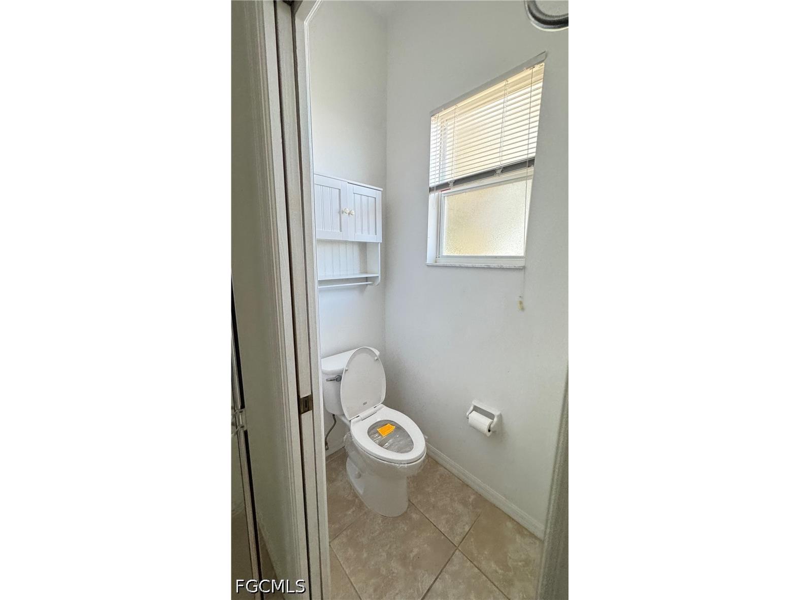 1716 SW 3rd Place Cape Coral FL 33991 2026020625 image5