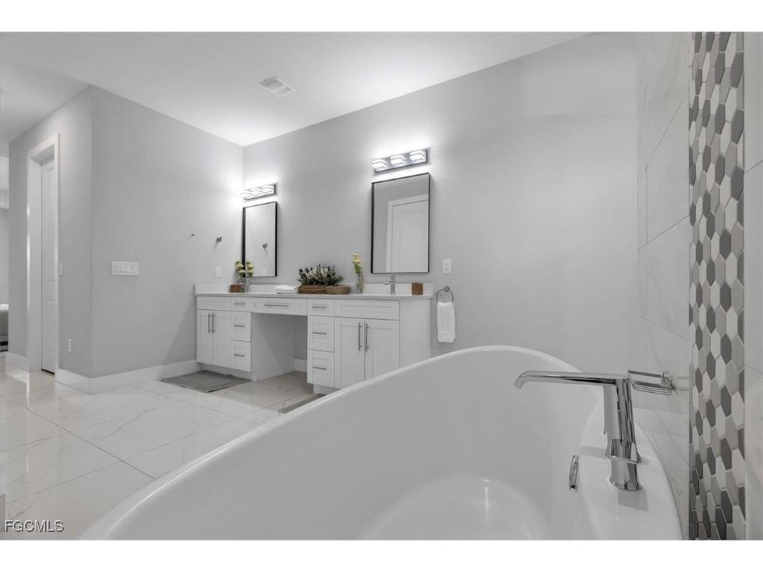 1716 SW 44th Terrace Cape Coral FL 33914 2026000581 image25