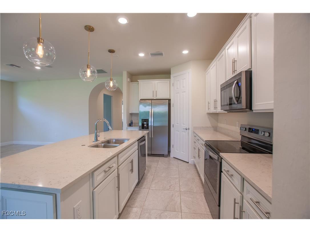 17161 Anesbury Place Fort Myers FL 33967 2025020080 image6