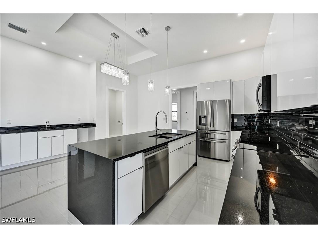 1717 Chiquita Boulevard N Cape Coral FL 33993 226024003 image1