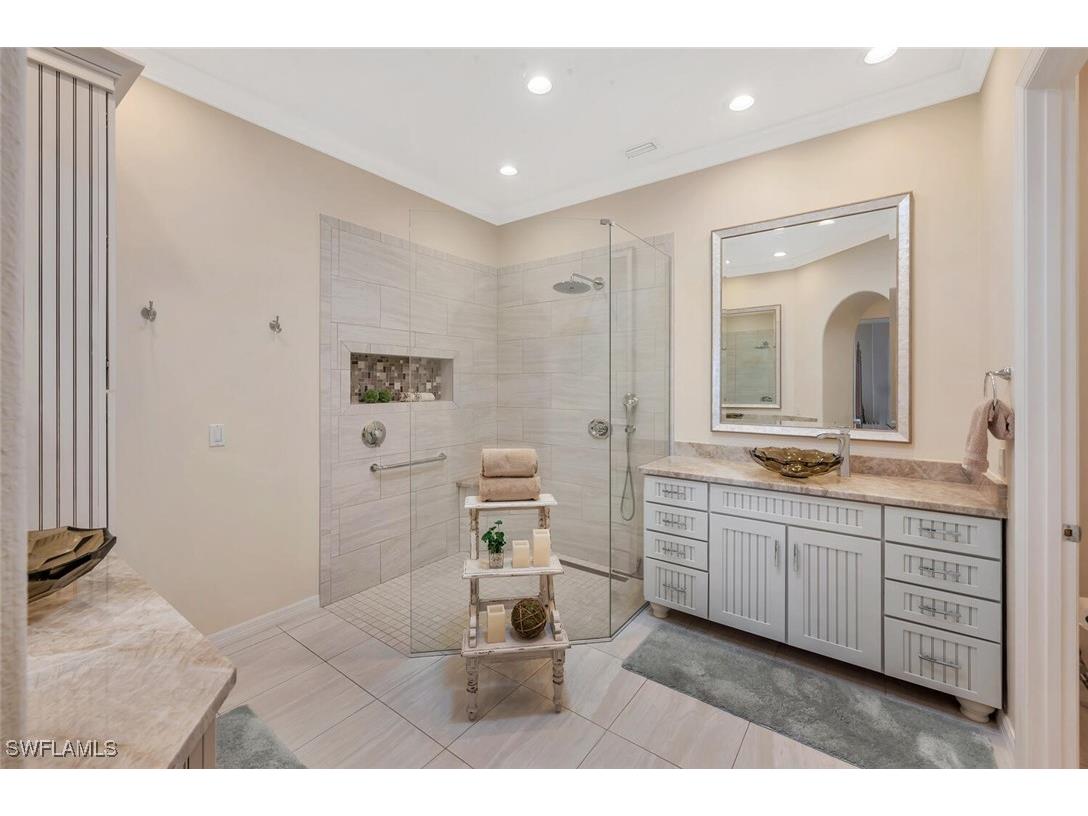 1717 Gulfstar Drive S #204 Naples FL 34112 226000993 image25