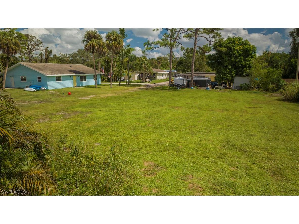 1717 Ixora Drive North Fort Myers FL 33917 223068915 image1
