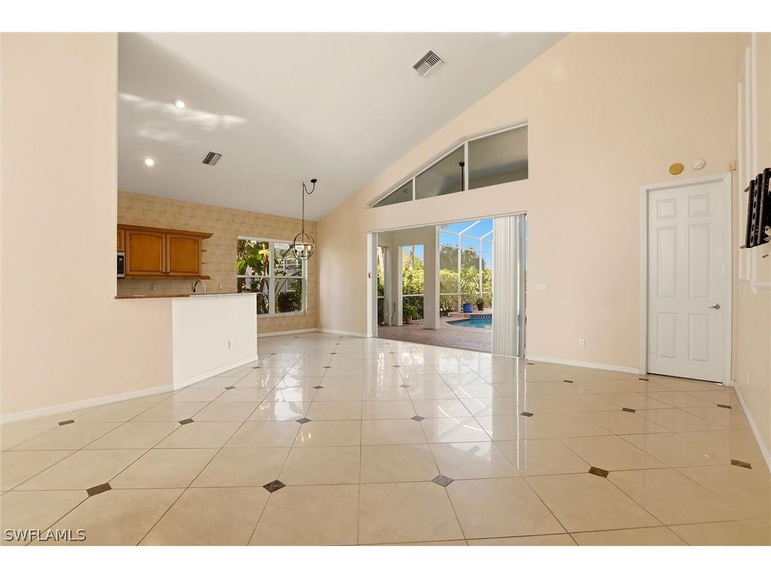 1717 Marsh Run Naples FL 34109 226007860 image2