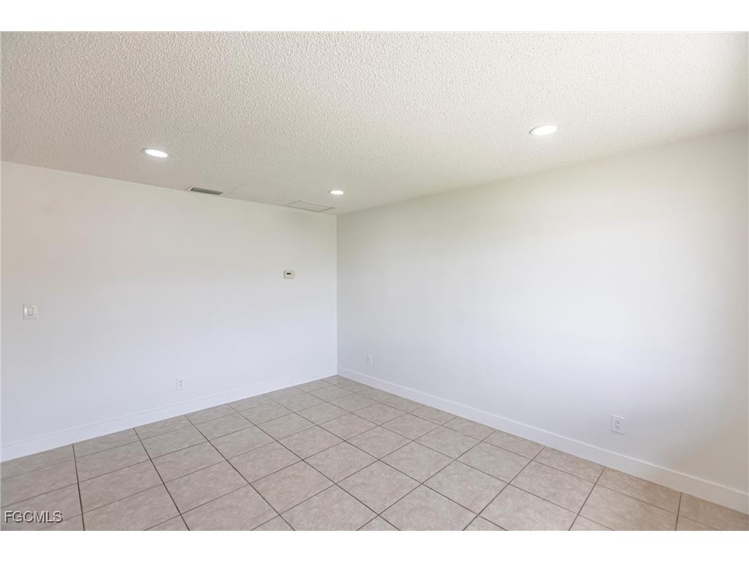 1717 NE 6th Terrace Cape Coral FL 33909 2025007740 image13