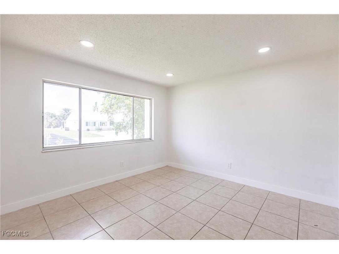 1717 NE 6th Terrace Cape Coral FL 33909 2025007740 image15