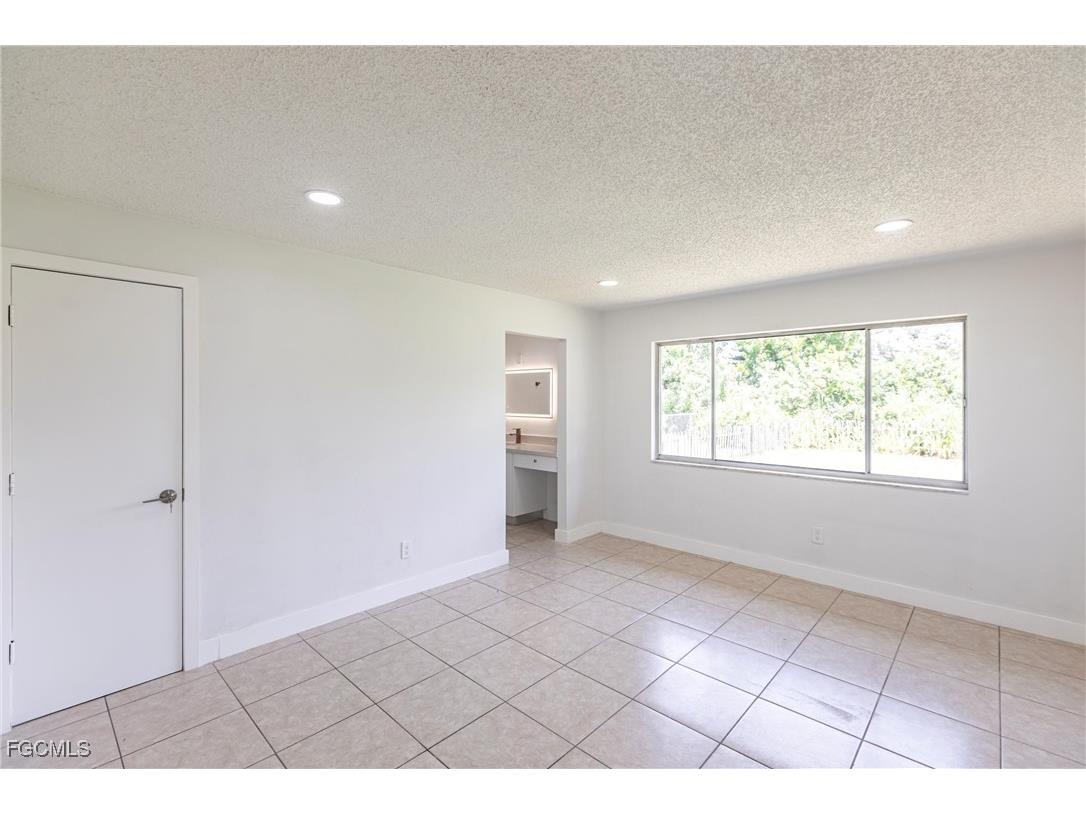 1717 NE 6th Terrace Cape Coral FL 33909 2025007740 image20