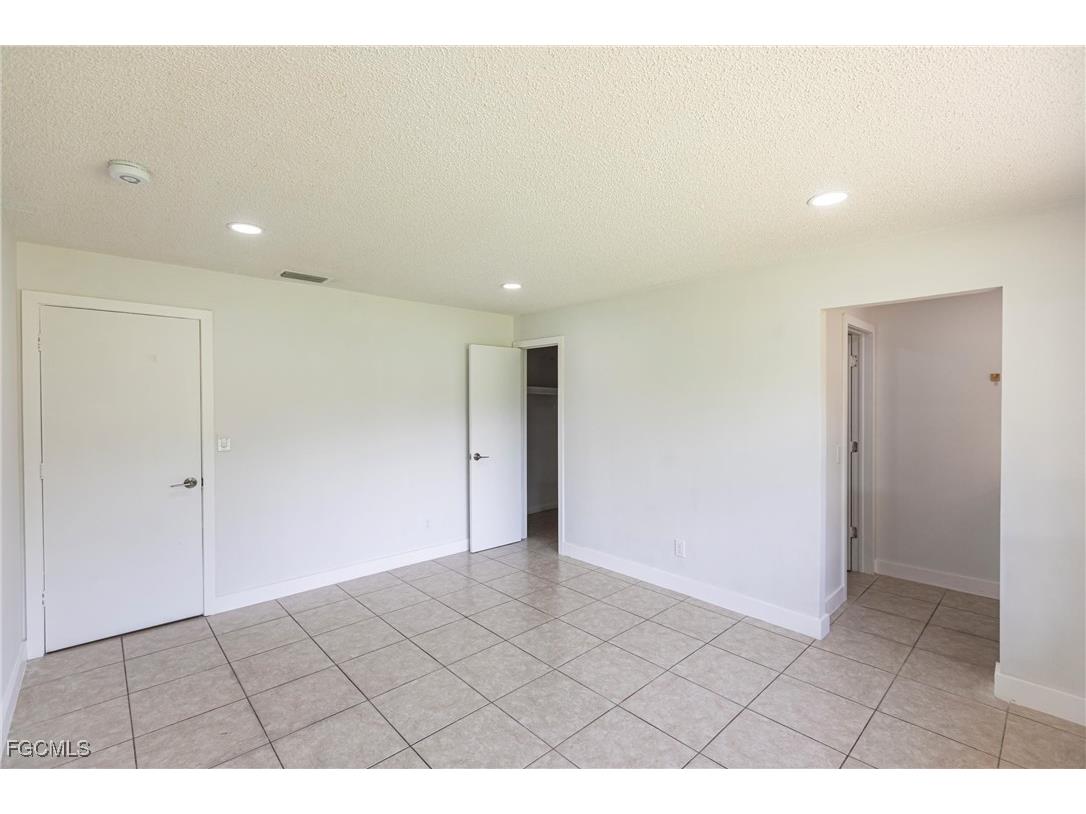 1717 NE 6th Terrace Cape Coral FL 33909 2025007740 image21