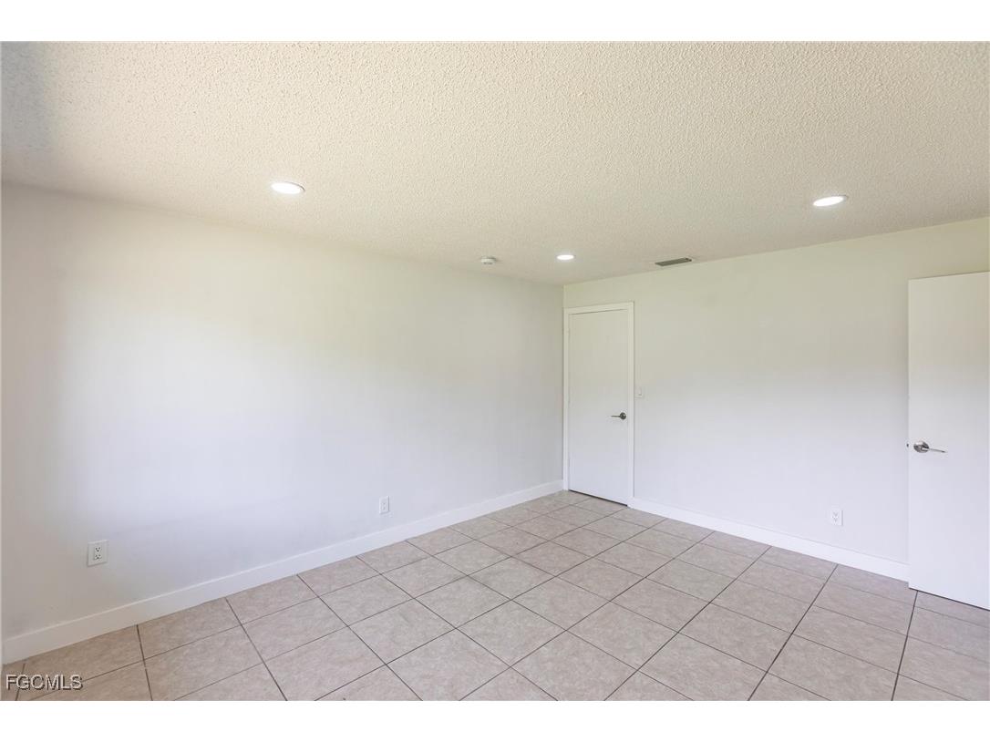 1717 NE 6th Terrace Cape Coral FL 33909 2025007740 image22