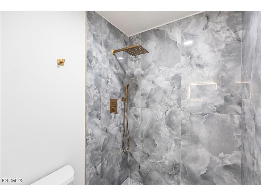 1717 NE 6th Terrace Cape Coral FL 33909 2025007740 image24