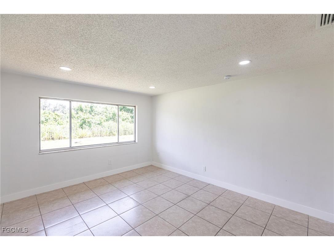 1717 NE 6th Terrace Cape Coral FL 33909 2025007740 image25