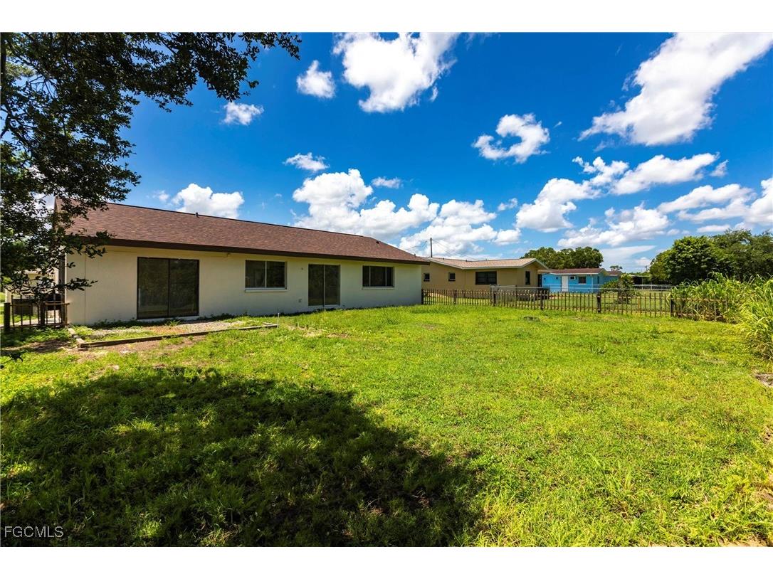 1717 NE 6th Terrace Cape Coral FL 33909 2025007740 image34