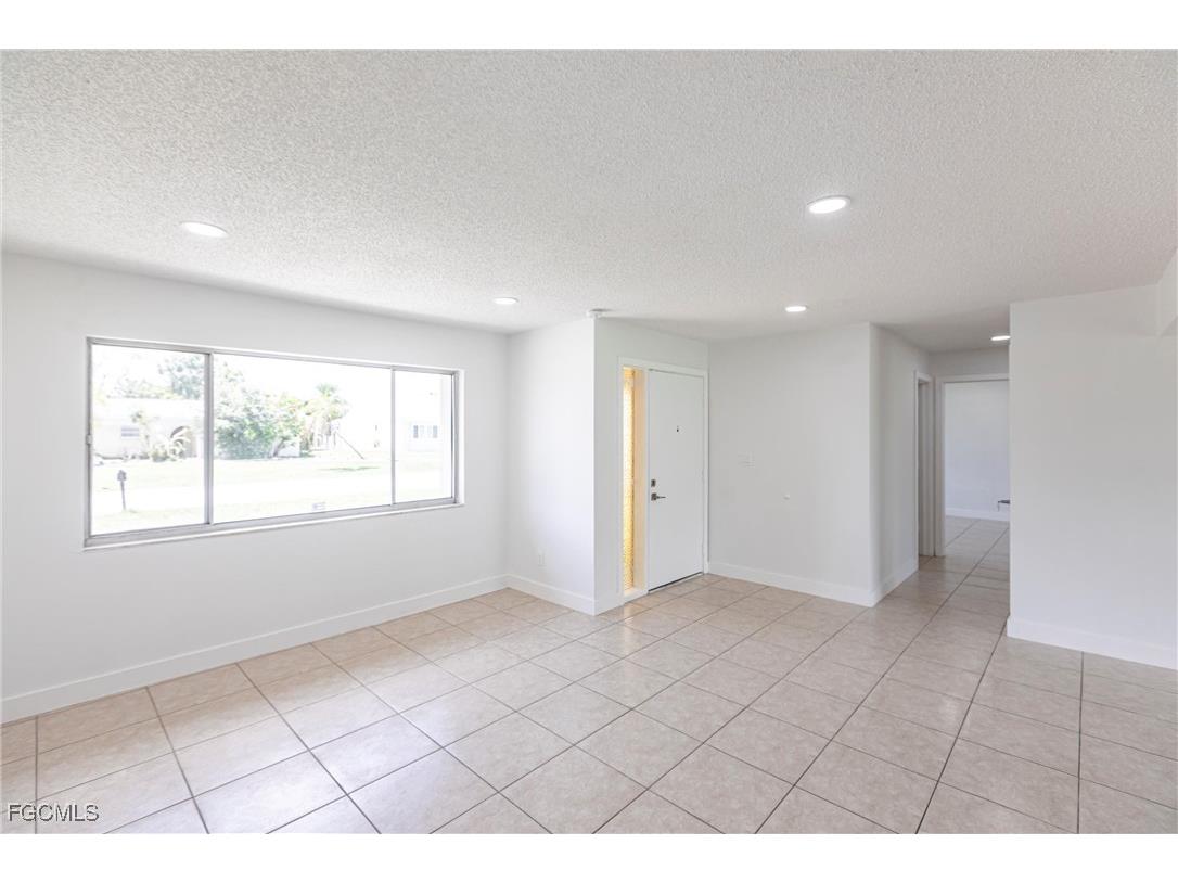 1717 NE 6th Terrace Cape Coral FL 33909 2025007740 image5