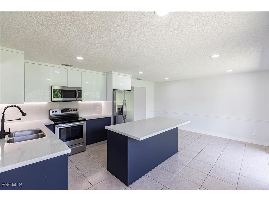 1717 NE 6th Terrace Cape Coral FL 33909 2025007740 image9