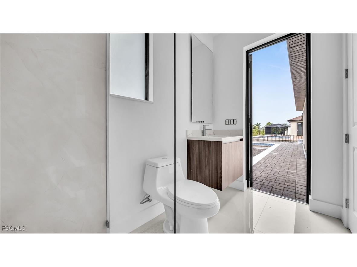 1717 NW 2nd Street Cape Coral FL 33993 2025000121 image33