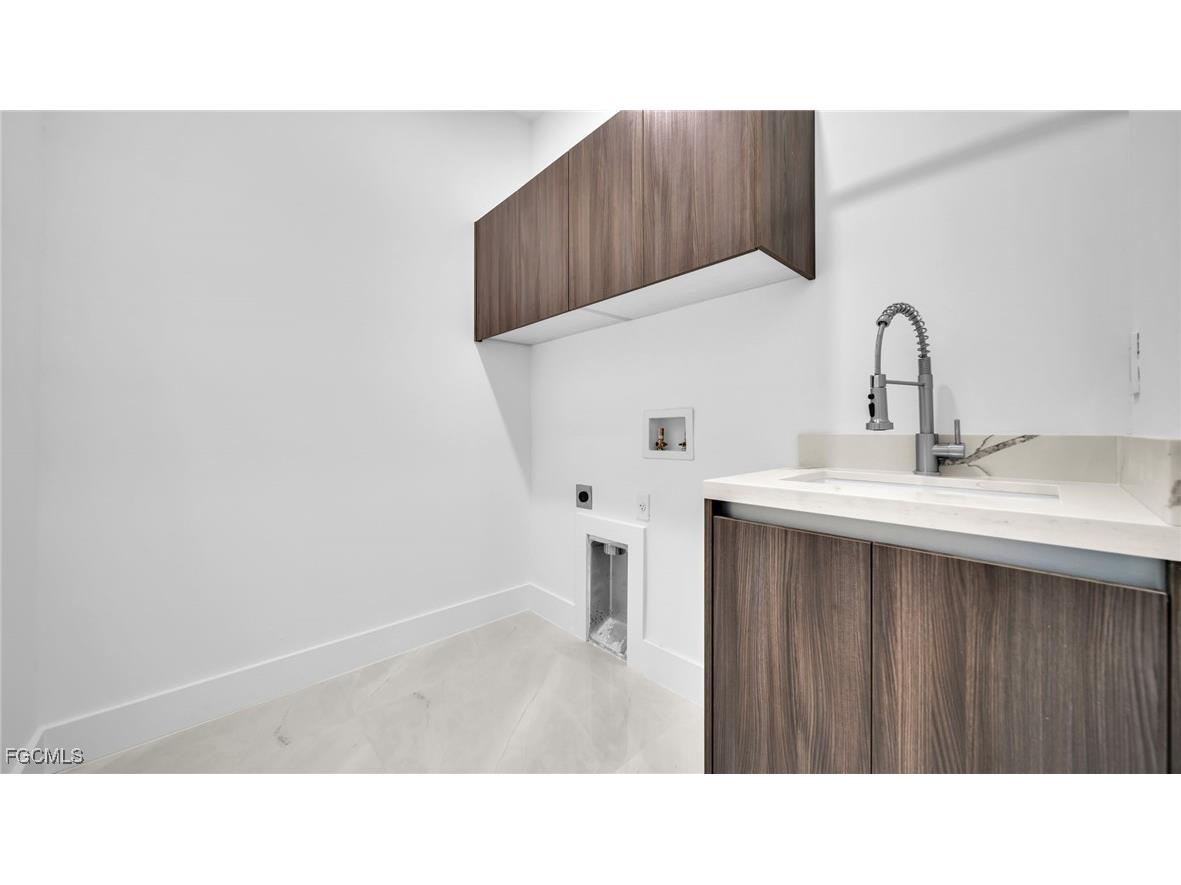 1717 NW 2nd Street Cape Coral FL 33993 2025000121 image34