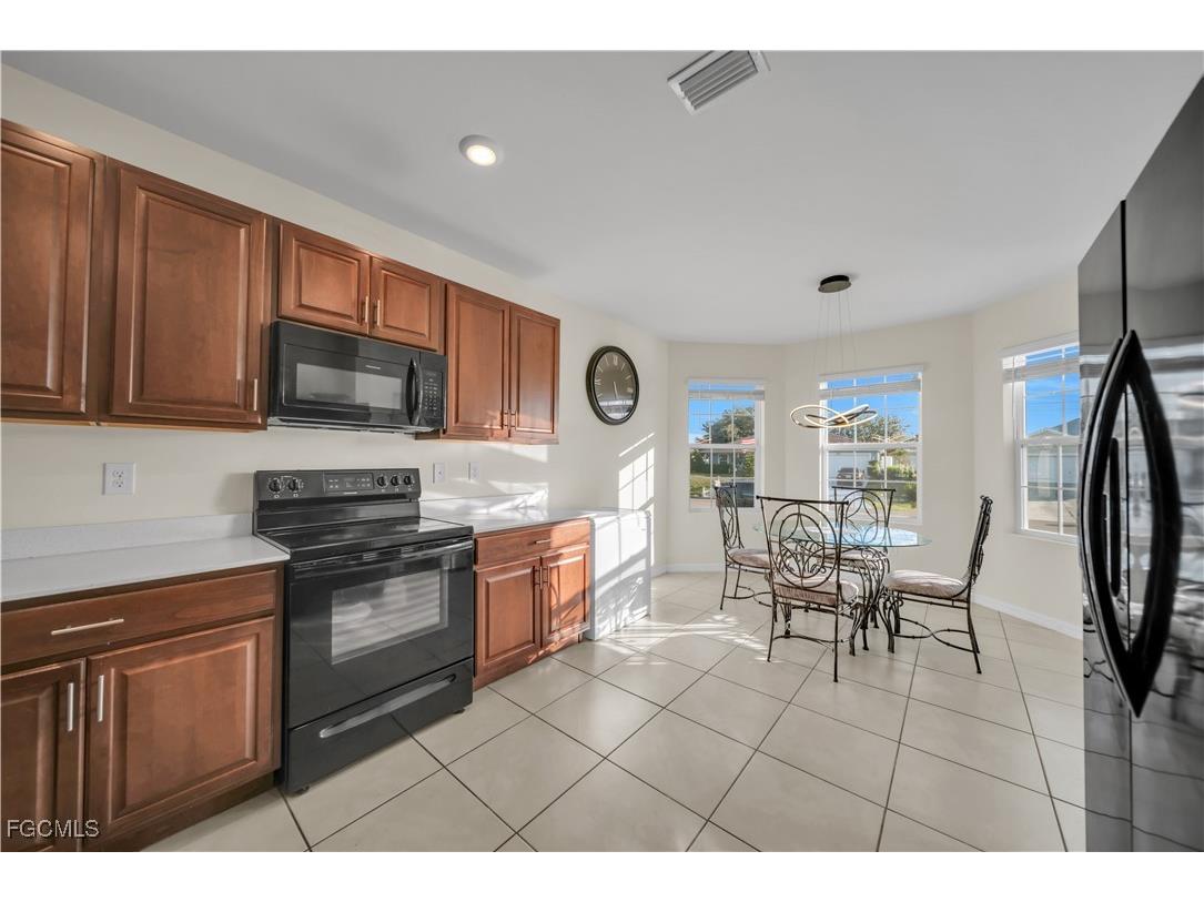 1717 NW 9th Terrace Cape Coral FL 33993 2025017317 image10