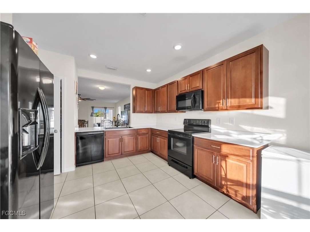 1717 NW 9th Terrace Cape Coral FL 33993 2025017317 image11