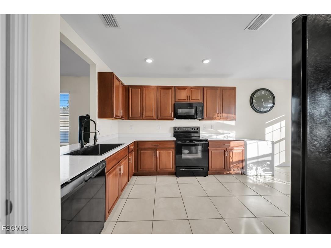 1717 NW 9th Terrace Cape Coral FL 33993 2025017317 image12