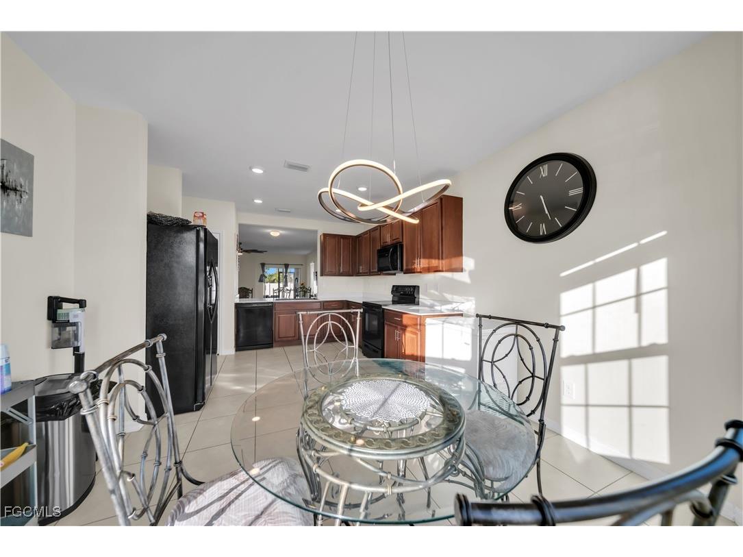 1717 NW 9th Terrace Cape Coral FL 33993 2025017317 image14