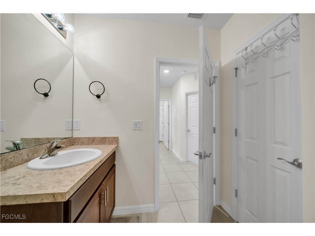 1717 NW 9th Terrace Cape Coral FL 33993 2025017317 image27