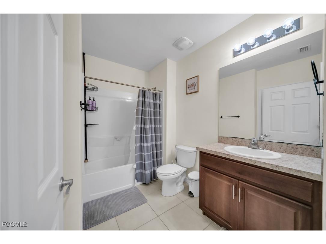 1717 NW 9th Terrace Cape Coral FL 33993 2025017317 image28