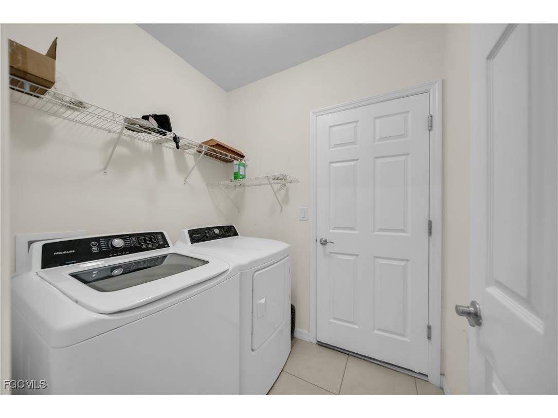 1717 NW 9th Terrace Cape Coral FL 33993 2025017317 image30