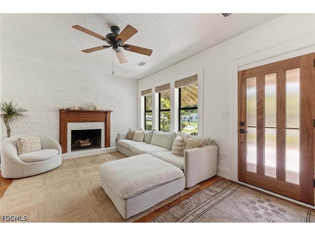 1717 Sunset Place Fort Myers FL 33901 2026025103 image5