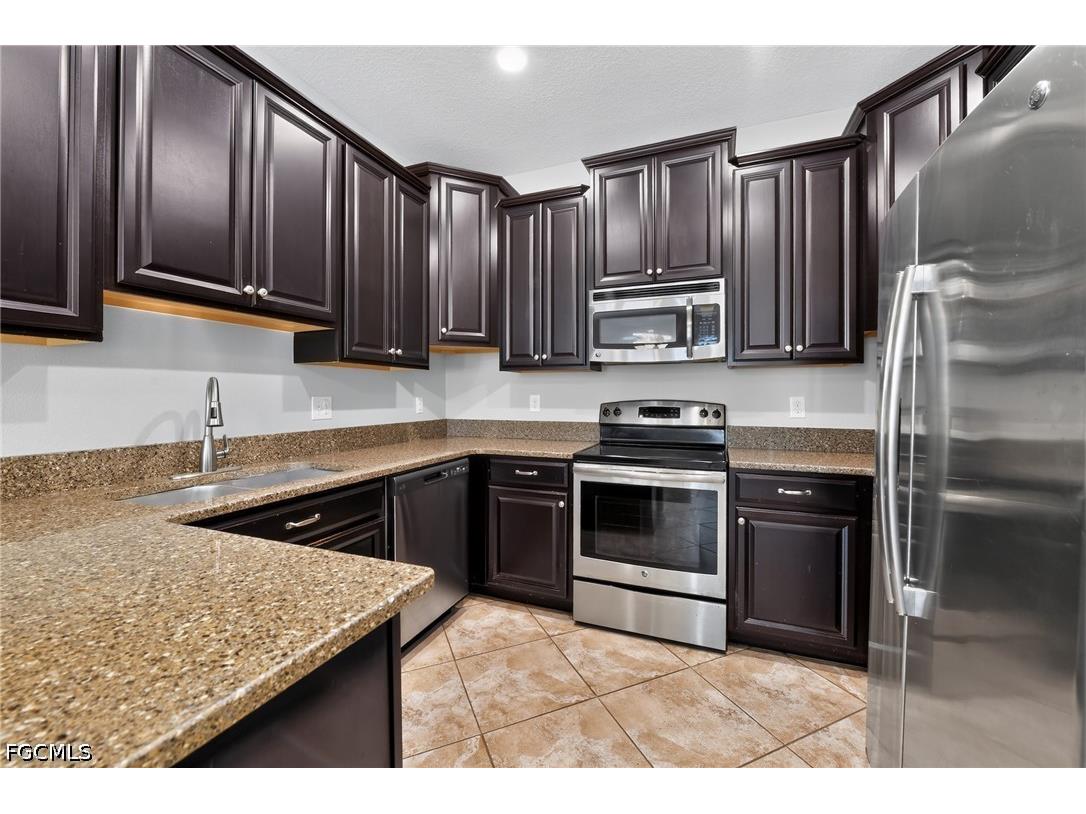 1717 Trailwater Street Ruskin FL 33570 2026029405 image3