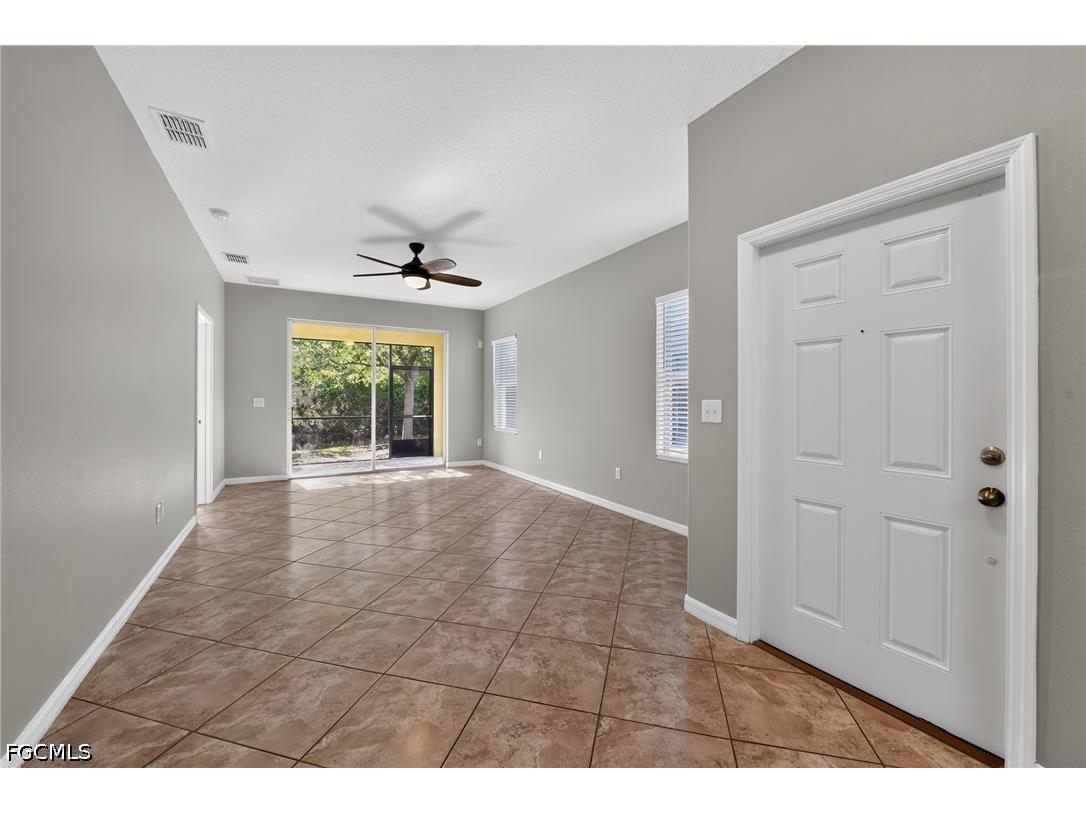 1717 Trailwater Street Ruskin FL 33570 2026029405 image8