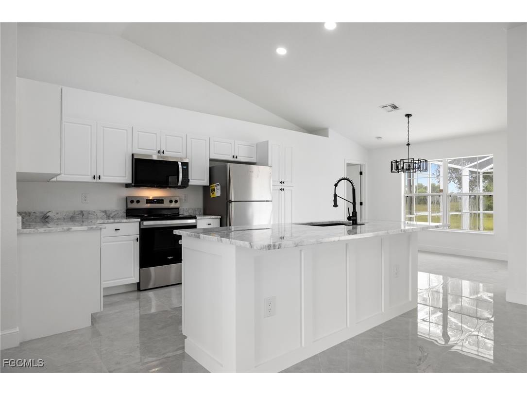 1718 NE 40th Lane Cape Coral FL 33909 2025009128 image10