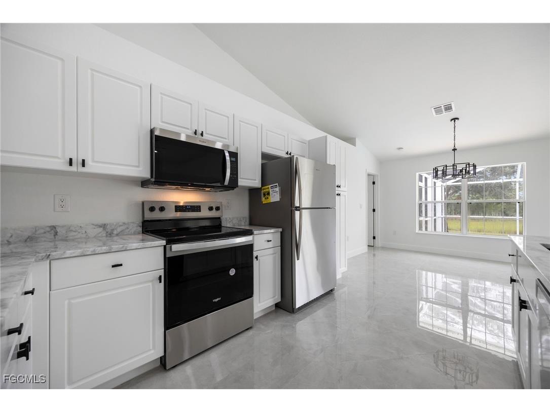 1718 NE 40th Lane Cape Coral FL 33909 2025009128 image11