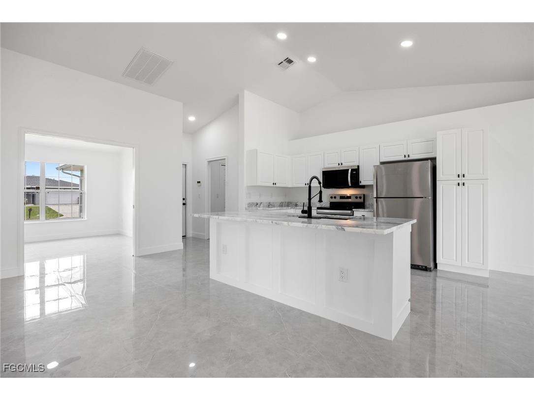 1718 NE 40th Lane Cape Coral FL 33909 2025009128 image15