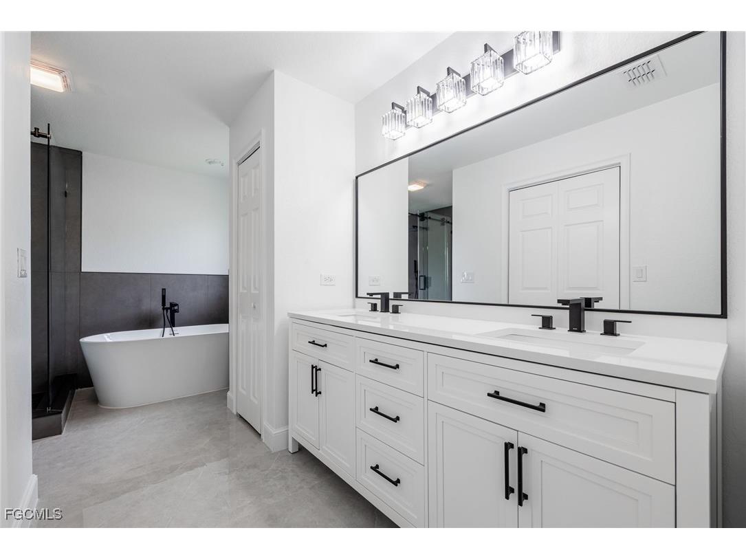 1718 NE 40th Lane Cape Coral FL 33909 2025009128 image22