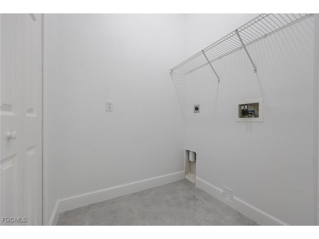 1718 NE 40th Lane Cape Coral FL 33909 2025009128 image28