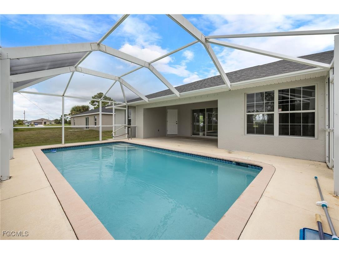 1718 NE 40th Lane Cape Coral FL 33909 2025009128 image30