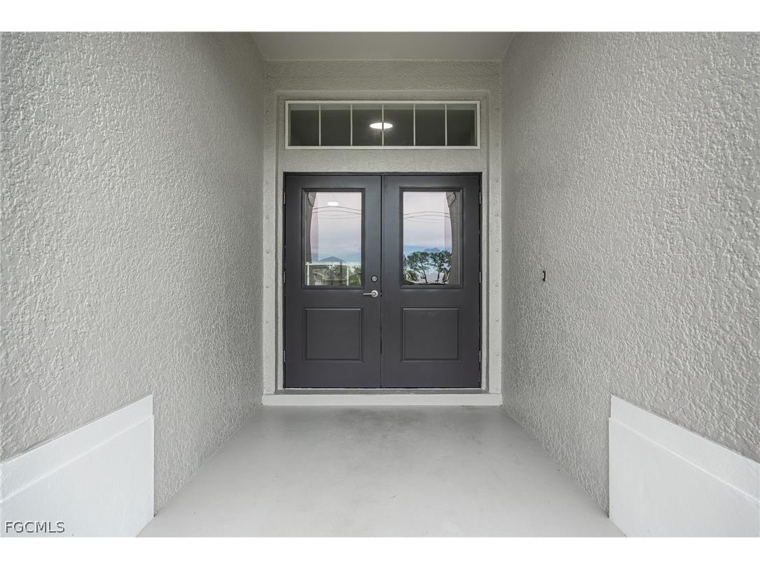 1718 NE 40th Lane Cape Coral FL 33909 2026013120 image4
