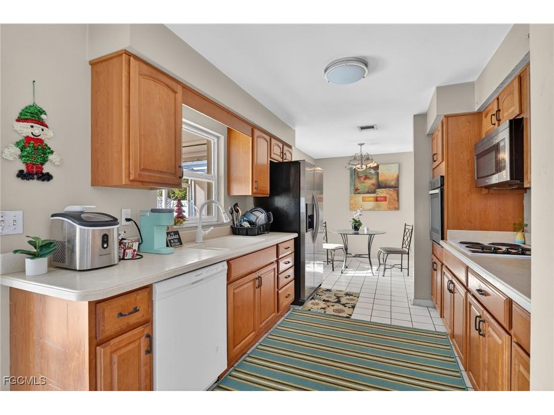1718 SE 29th Lane Cape Coral FL 33904 2025025507 image11