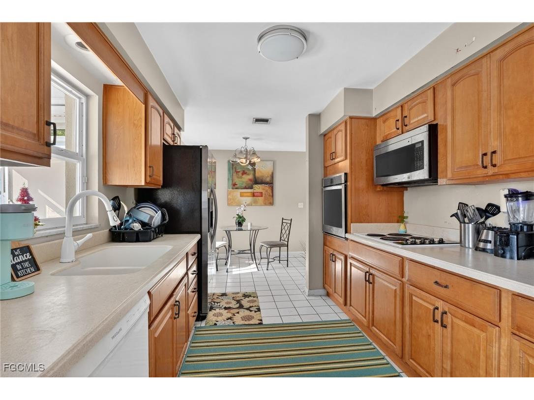 1718 SE 29th Lane Cape Coral FL 33904 2025025507 image12