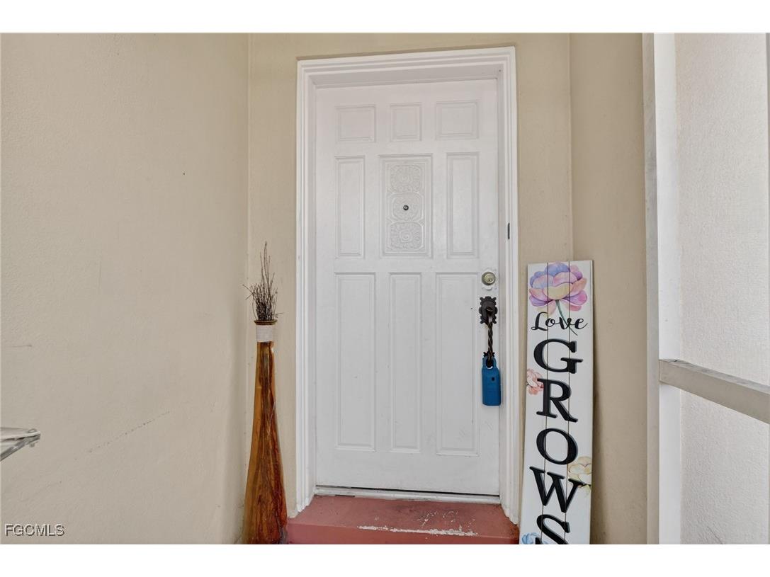 1718 SE 29th Lane Cape Coral FL 33904 2025025507 image2