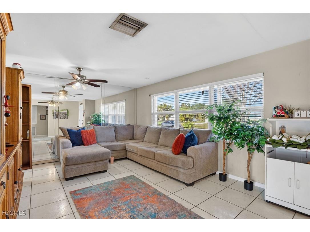 1718 SE 29th Lane Cape Coral FL 33904 2025025507 image6