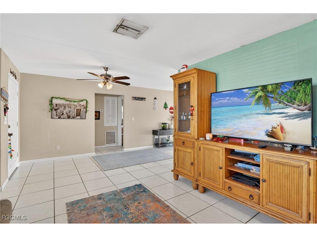 1718 SE 29th Lane Cape Coral FL 33904 2025025507 image8