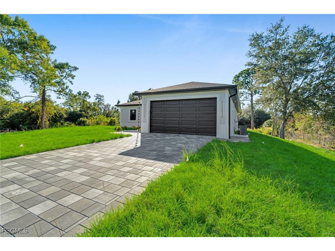 1719 Clayton Avenue Lehigh Acres FL 33972 2025019361 image2