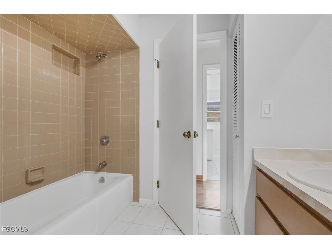 1719 SE 8th Street Cape Coral FL 33990 2025025373 image17